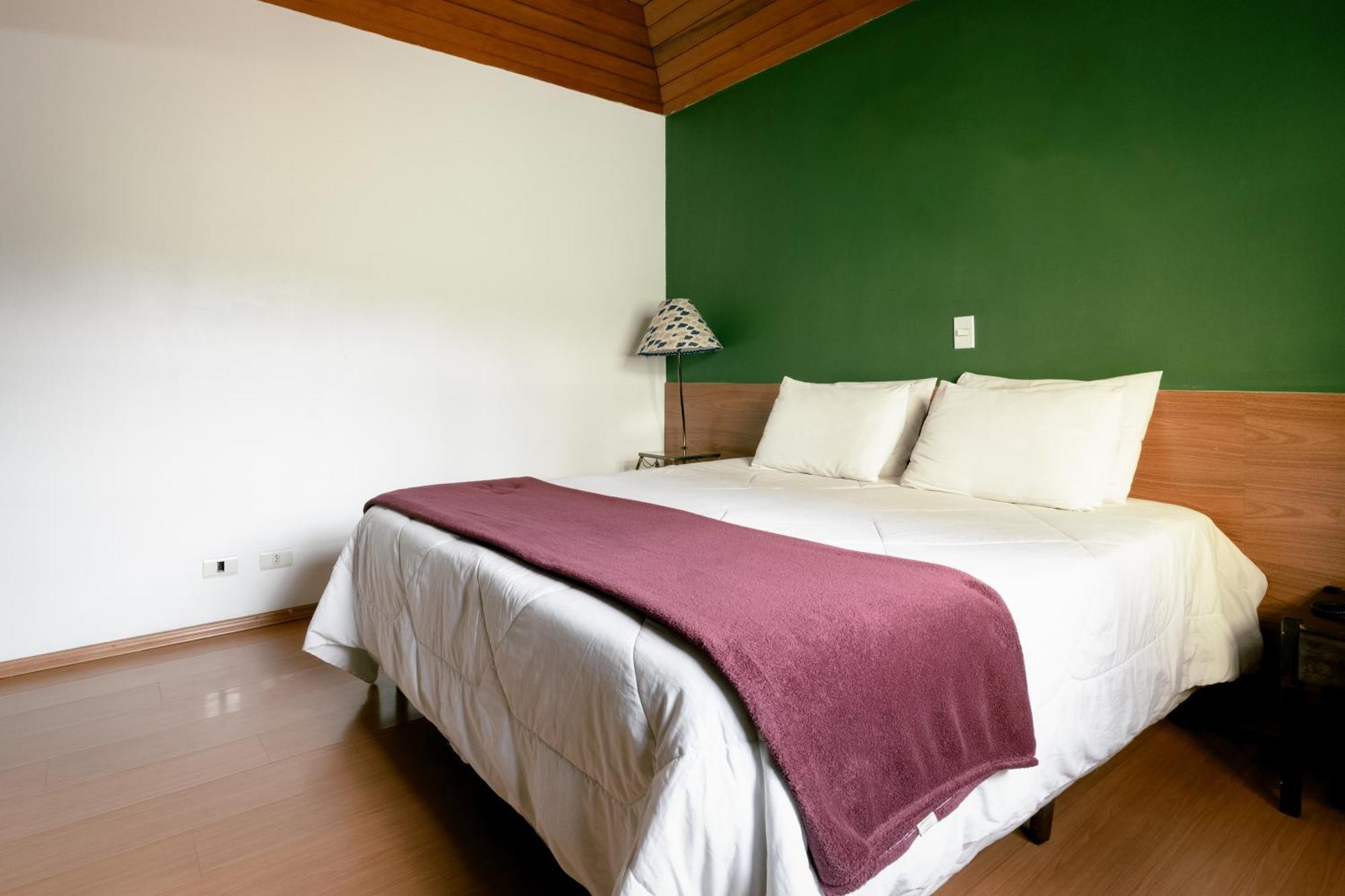Hotel Geneve - 2Km Do Capivari Campos do Jordao Room photo
