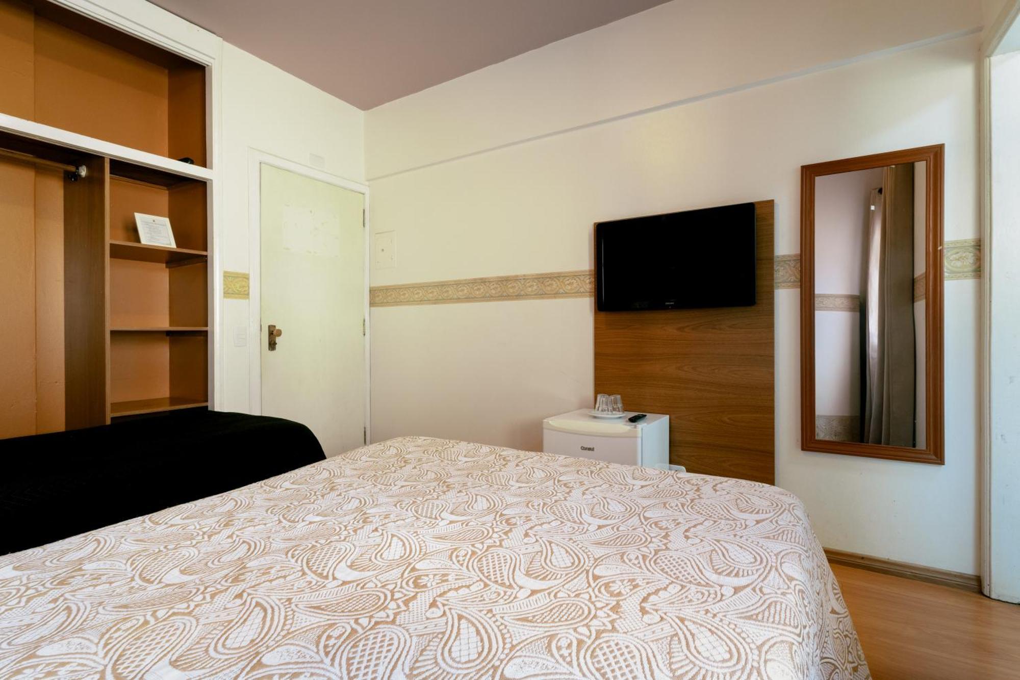 Hotel Geneve - 2Km Do Capivari Campos do Jordao Room photo